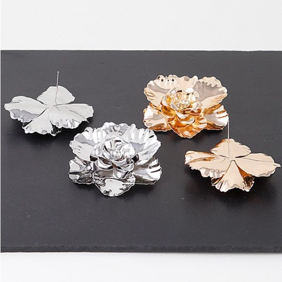 2J. Metal Rose Petal Earrings - Picture 2 of 5